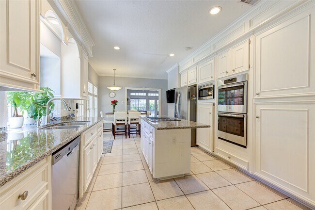 Building Photo - 3622 Springhill Ln