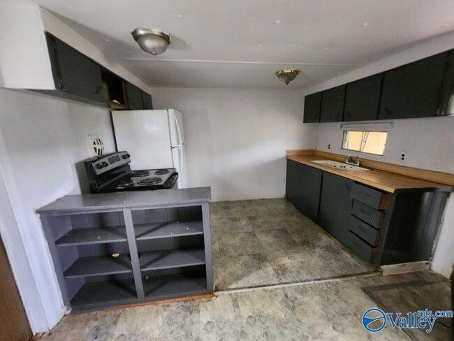 Building Photo - 125 Little