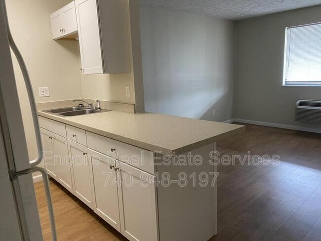 Building Photo - 449 S 30th St