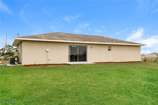 Building Photo - 2302 Loraine Ave S
