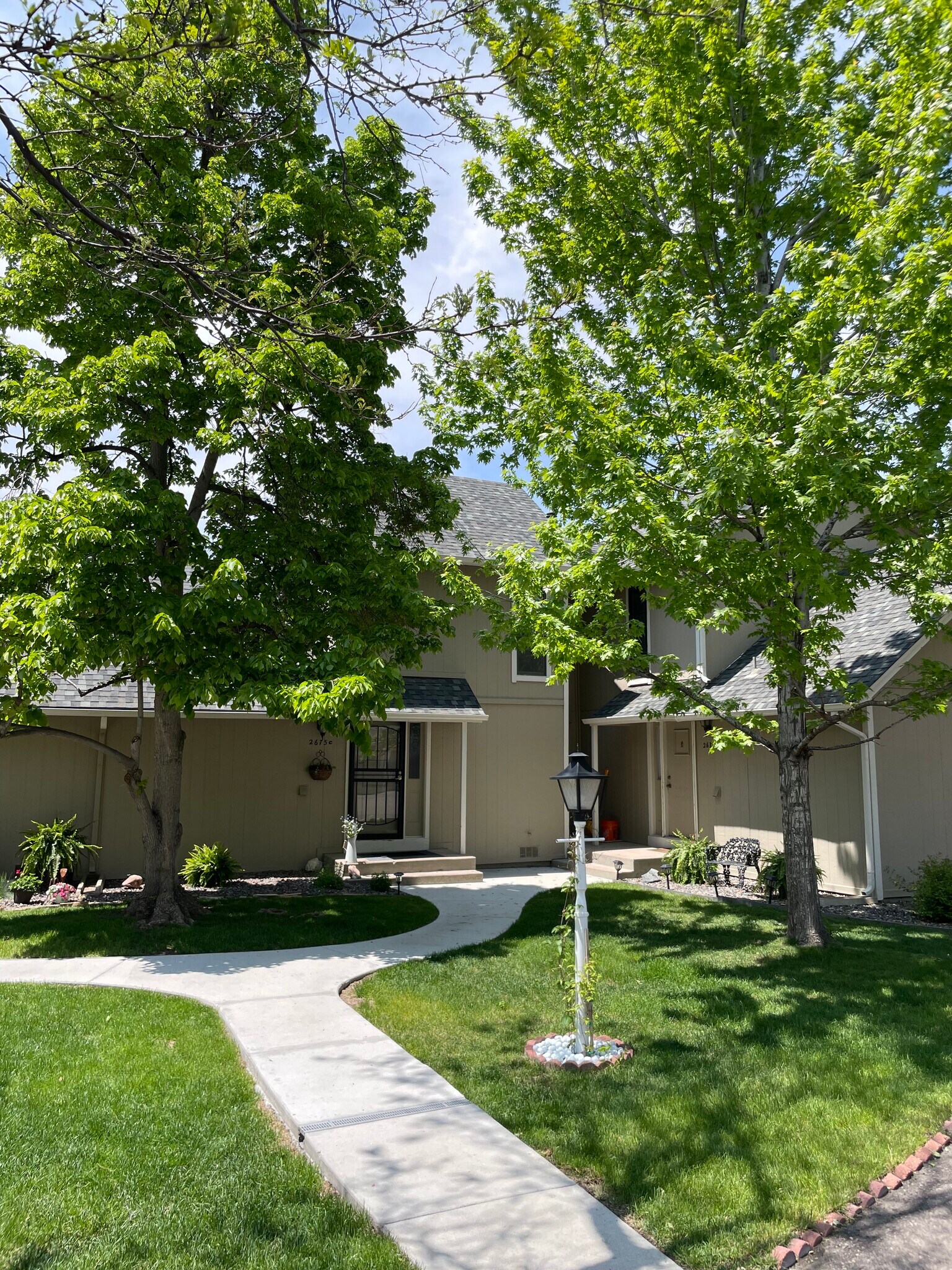 Building Photo - 2675 S Xanadu Way