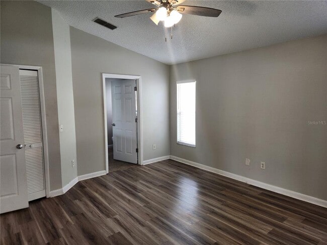 Building Photo - 150 Abbey Hollow Dr
