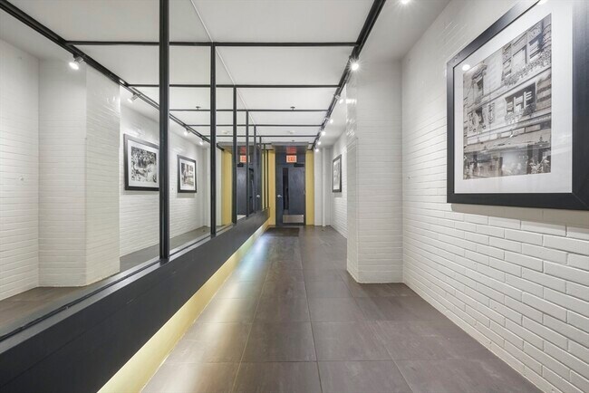Building Photo - 42 Chauncy St