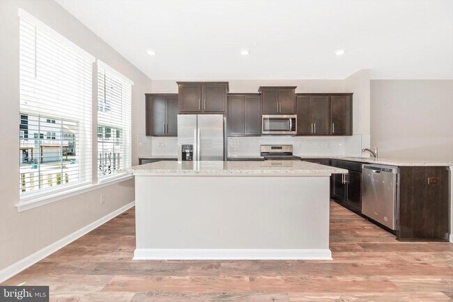 Building Photo - 5050 MacDonough Pl