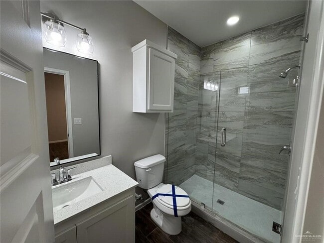 Building Photo - 1601 Molino Dr