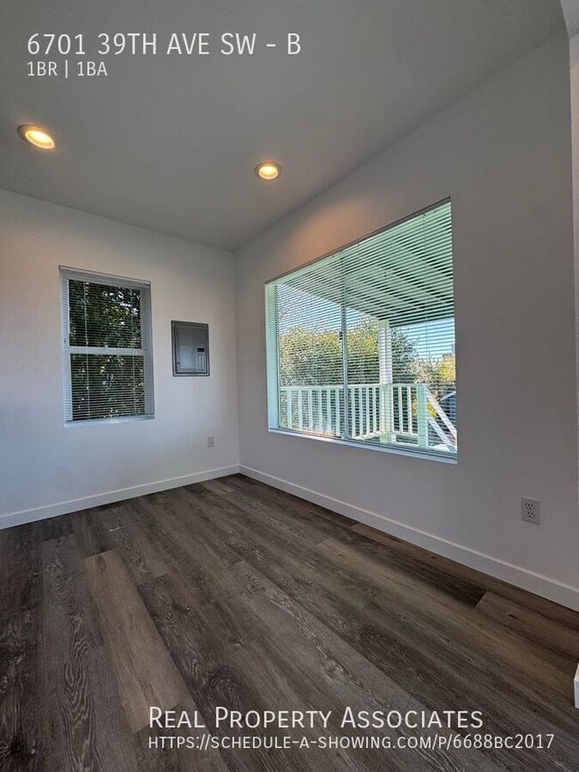 Building Photo - 6701 39th Ave SW