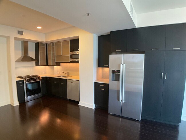 Building Photo - Rare Rental in Greenbridge!  Live in the m...