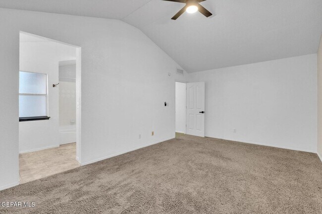 Building Photo - 7489 Plaza Redonda Dr