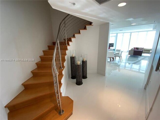 Building Photo - 17301 Biscayne Blvd