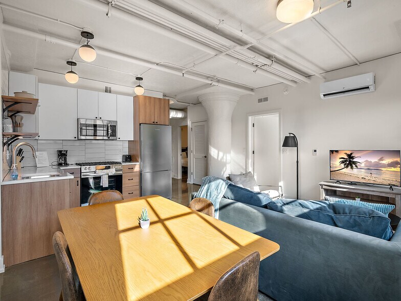Building Photo - 608 N 3rd Ave