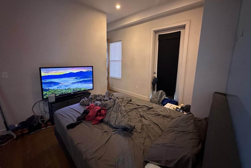 Building Photo - 24 Washburn St