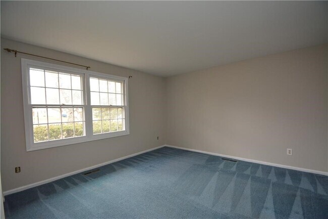 Building Photo - 28 Candlewood Dr