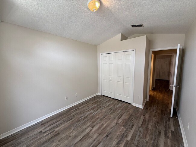 Building Photo - 12464 Castlemain Trail