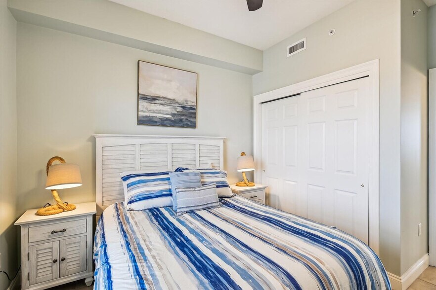 Building Photo - 8715 Surf Dr