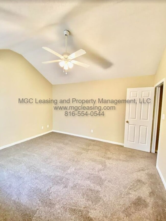 Building Photo - Whispering Winds Townhome in Lee's Summit MO