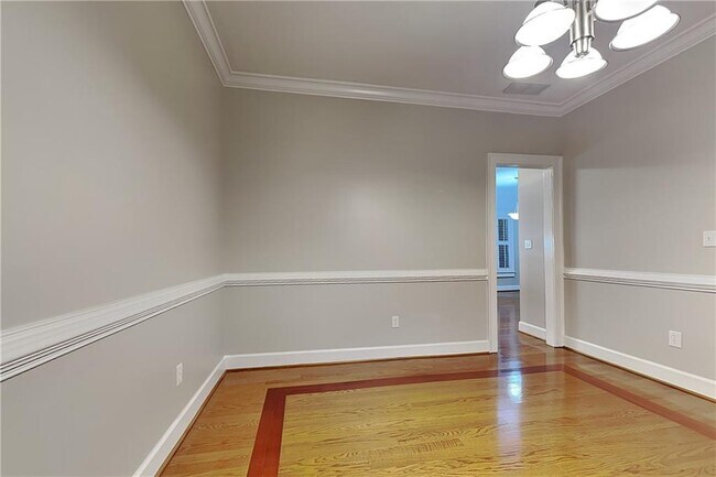 Building Photo - 601 Peach Pl