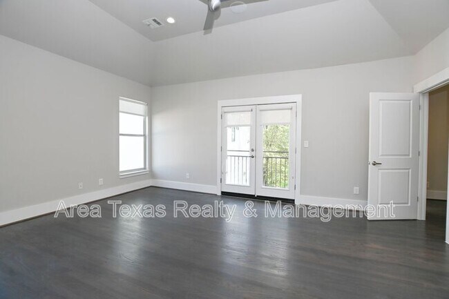 Building Photo - 2220 Portsmouth St