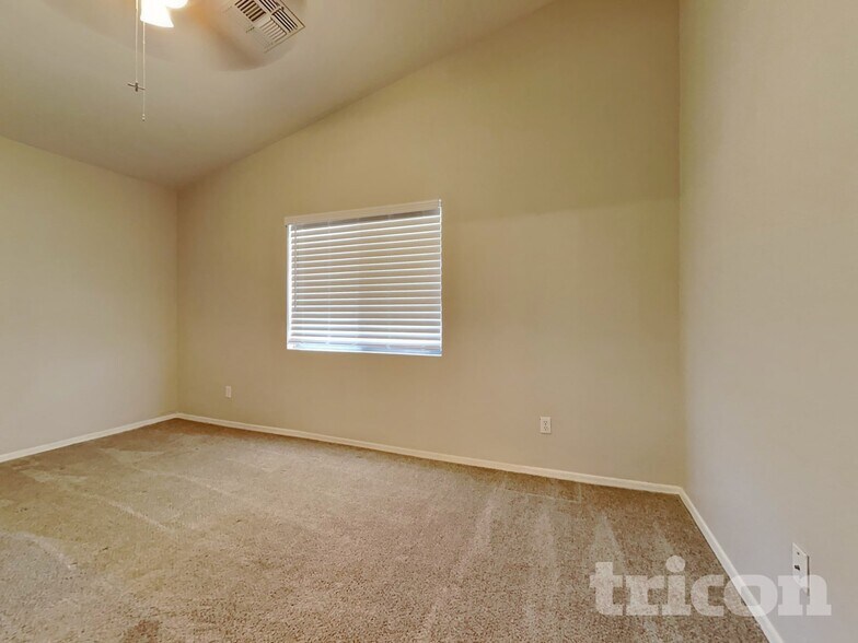 Building Photo - 12429 W Larkspur Rd