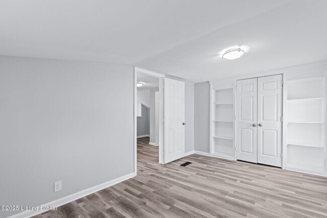 Building Photo - 1124 Sale Ave