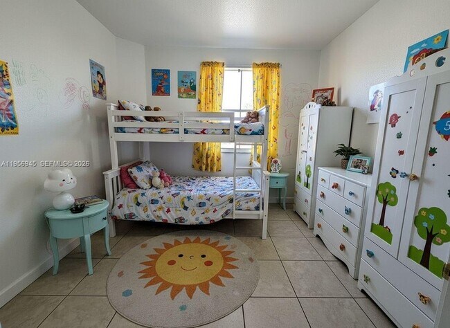 Building Photo - 1666 SE 27th Ct