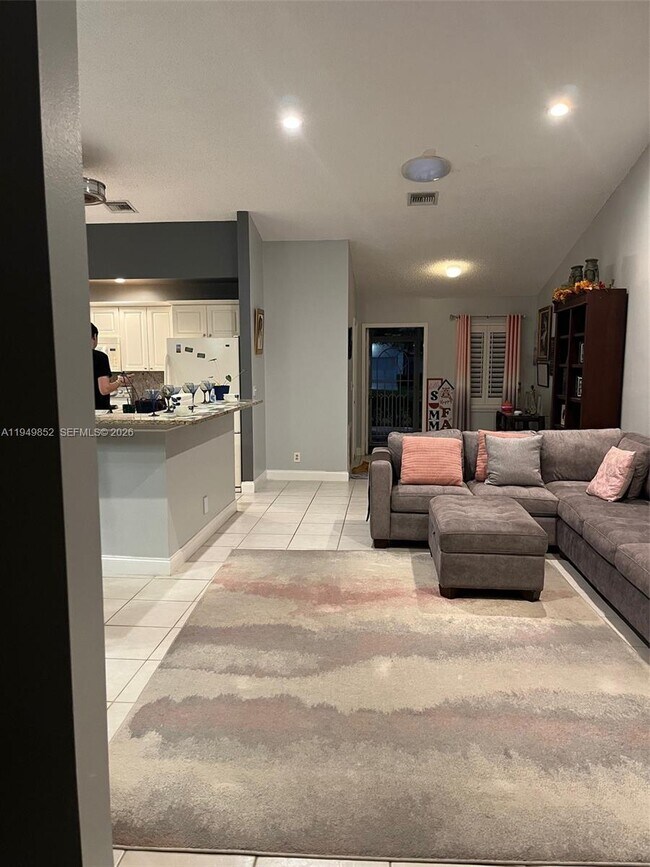 Building Photo - 3212 Anthony Cir S