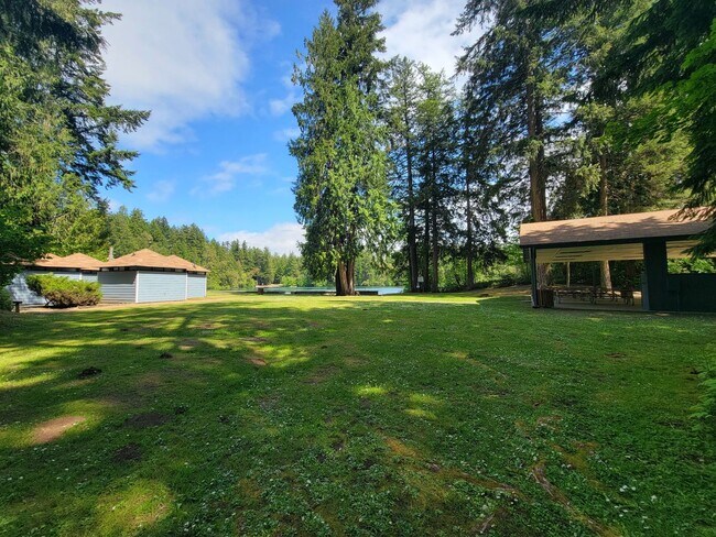 Building Photo - Spacious 4-Bedroom in Clearwood – Gated Co...