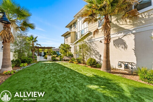 Building Photo - *Limited Move In Special! $1,000 Off First...