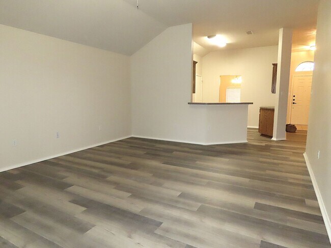 Building Photo - Beautiful 3 Bedroom, 2 Bath Home in Flint!