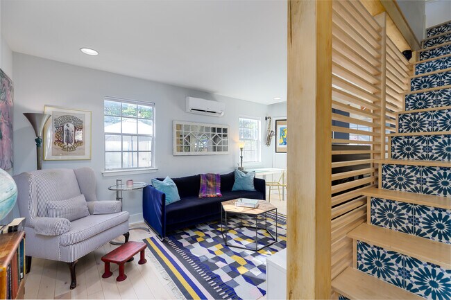 Building Photo - 1702 Drake Ave