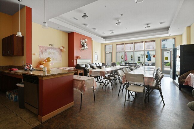 Building Photo - 141 Main St