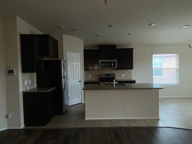 Building Photo - 3 BEDROOM WITH COMMUNITY POOL, BELTON ISD