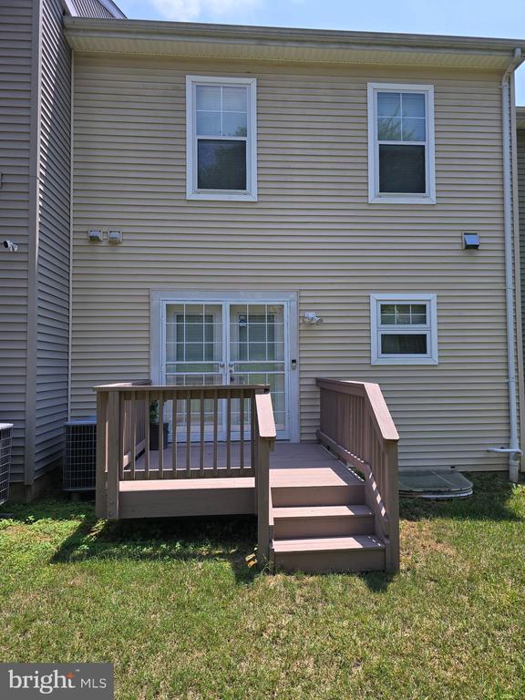 Building Photo - 429 Woodcrest Dr SE