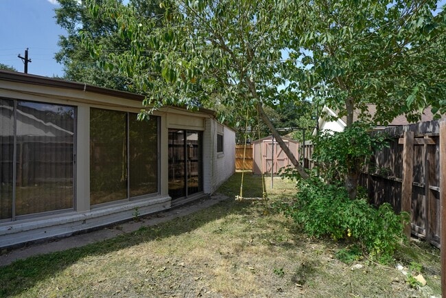 Building Photo - 7914 Braes Meadow Dr