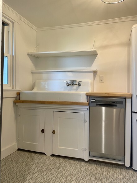 Building Photo - 27320 Morgnec Rd