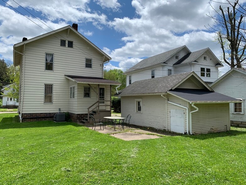 Building Photo - 296 E State St