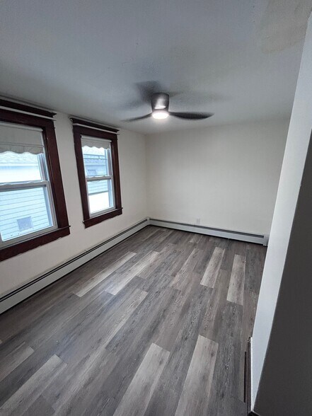 Building Photo - 1295 Reynolds Ave