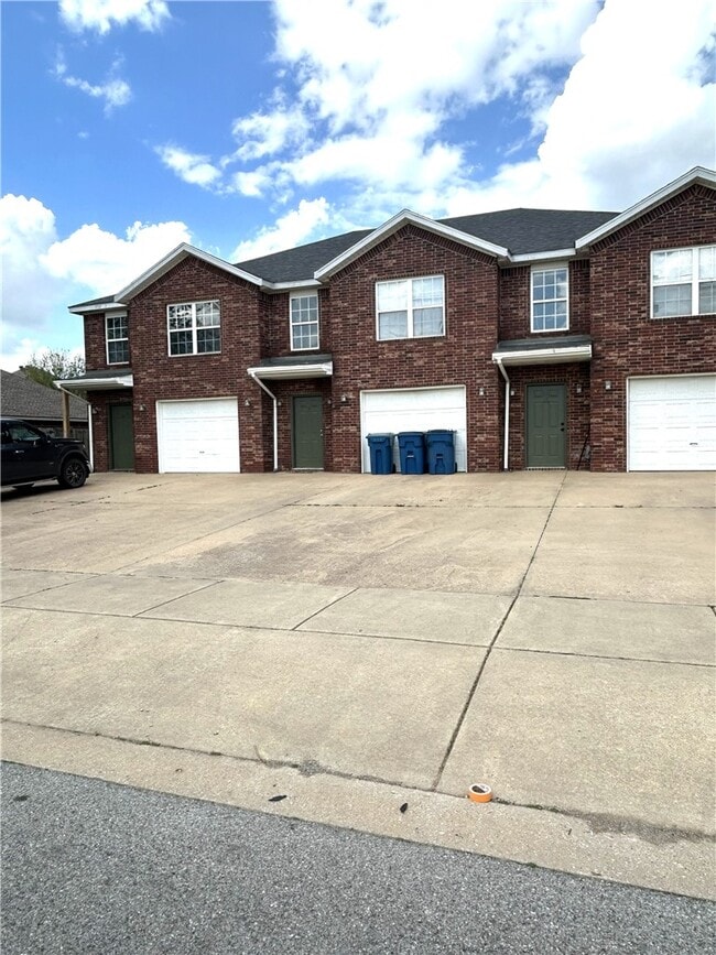 Building Photo - 4102 SW Chapelstone Ave