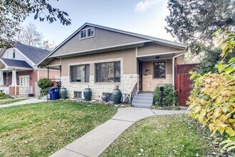 Building Photo - Congress Park Beautiful and Spacious Duple...