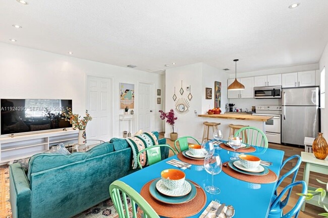 Primary Photo - 811 Tequesta St