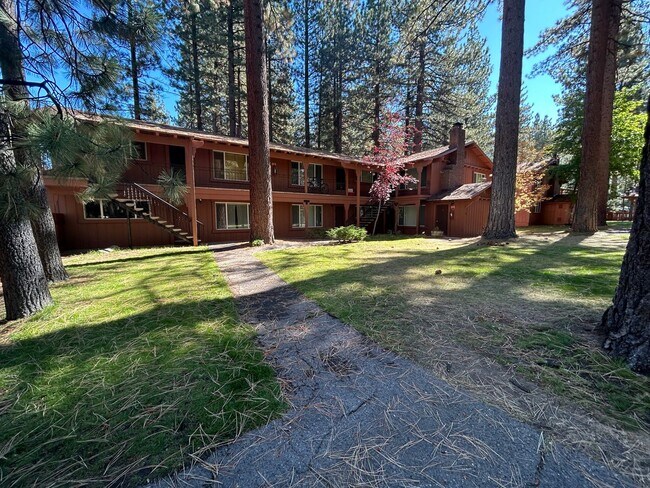 Building Photo - Great Location!  Furnished Condo off Ski Run Blvd - 9 month lease