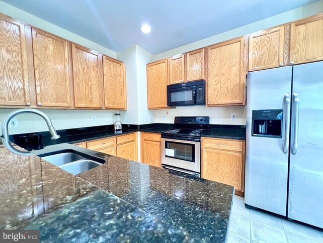 Building Photo - 15720 Palermo Terrace
