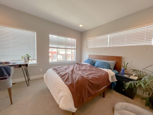 Building Photo - 2233 Eliot St