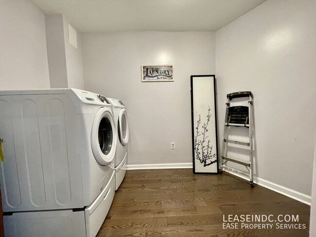 Building Photo - 207 R St NW