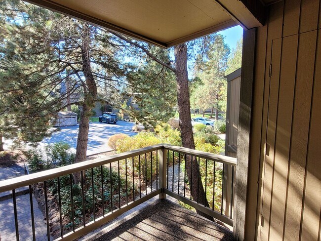 Building Photo - Mt. Bachelor Village Condo #207