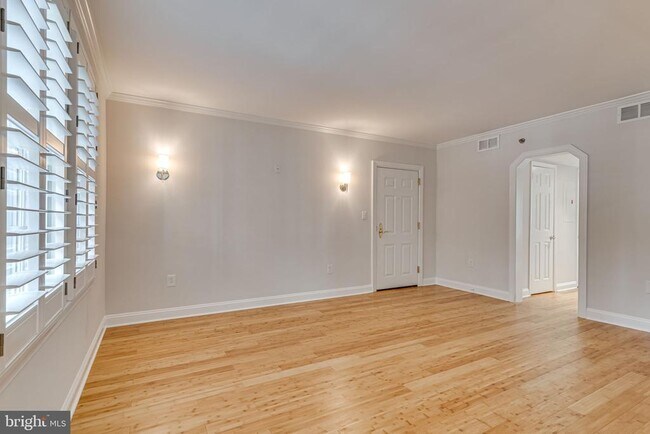 Building Photo - 610 Bashford Ln