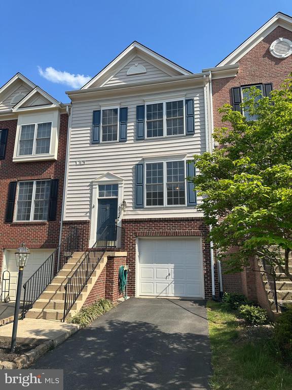 Primary Photo - 9840 Cheshire Ridge Cir