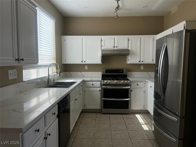 Building Photo - 1000 Venetian Hills Ln