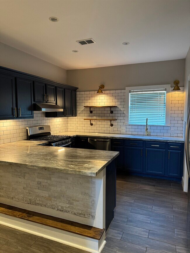 Building Photo - 2445 Monarch Dr