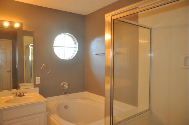 Building Photo - 19702 Creek Bend Trail