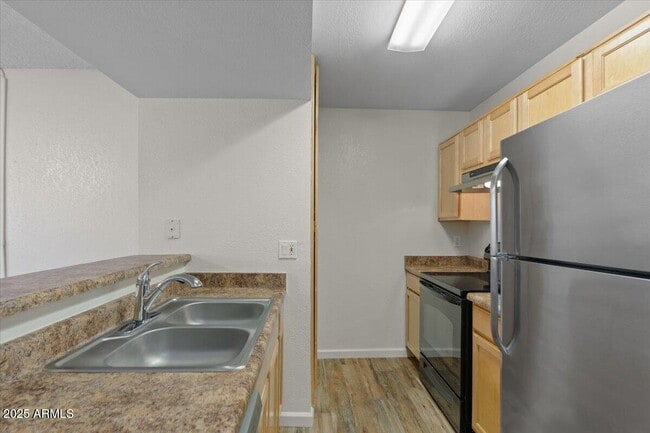 Building Photo - 2938 N 61st Pl